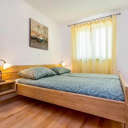 In With Loggia, Air Conditioning, Wifi, Washing Machine 3613-1 Medulin
