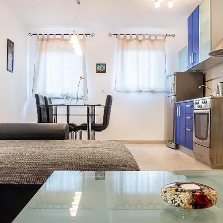 In With Loggia, Air Conditioning, Wifi, Washing Machine 3613-1 Appartement
