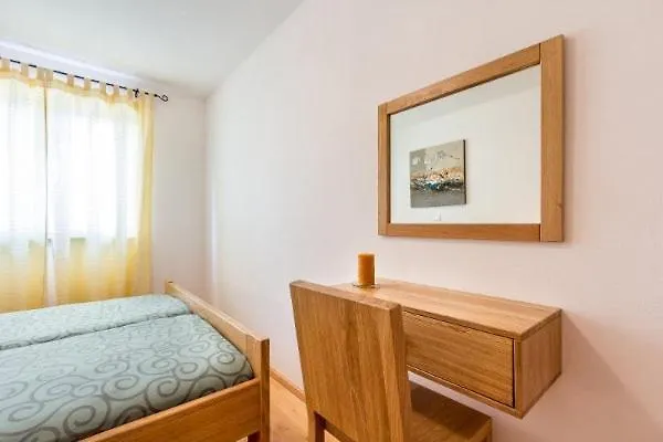 In With Loggia, Air Conditioning, Wifi, Washing Machine 3613-1 아파트 메덜린